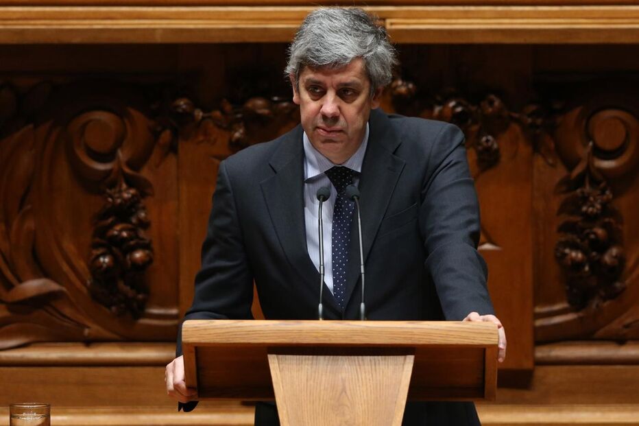 10-01-2016_03_25_42 ministro finanças.jpg