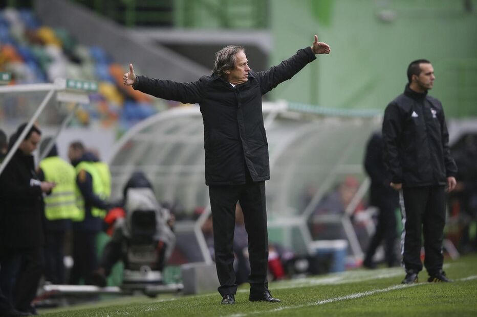 12-01-2016_00_36_58 jorge jesus.jpg