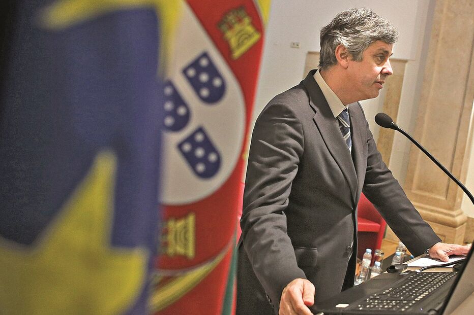 Ameaça de greve leva a recuo nas 35 horas 