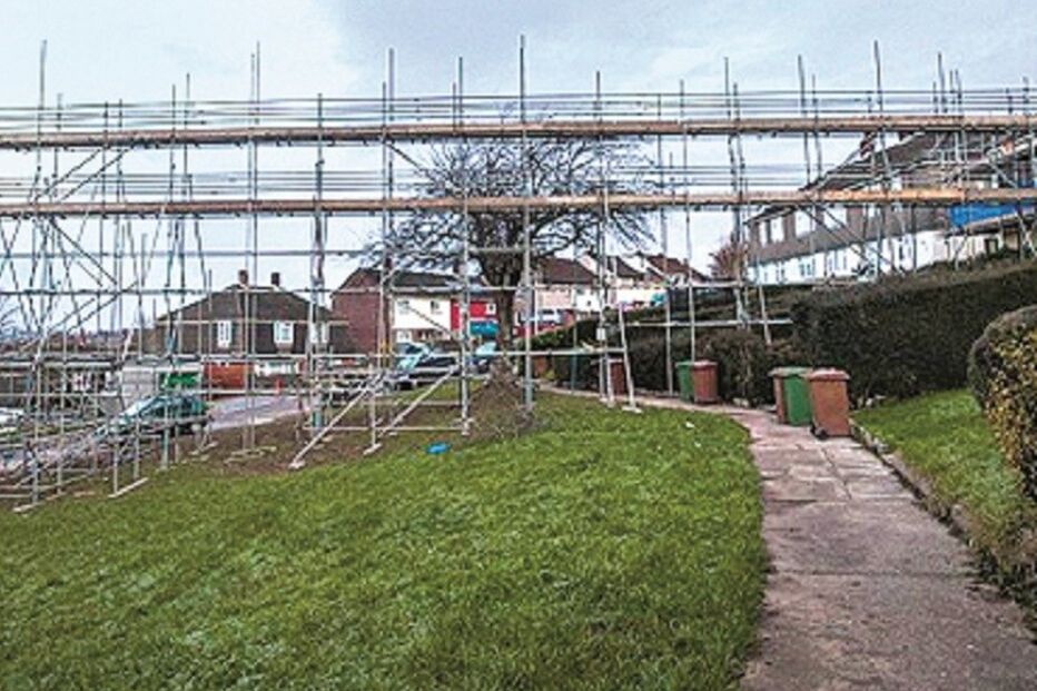 relva, luxo, dinheiro, gastos, construção civil britânica, operários