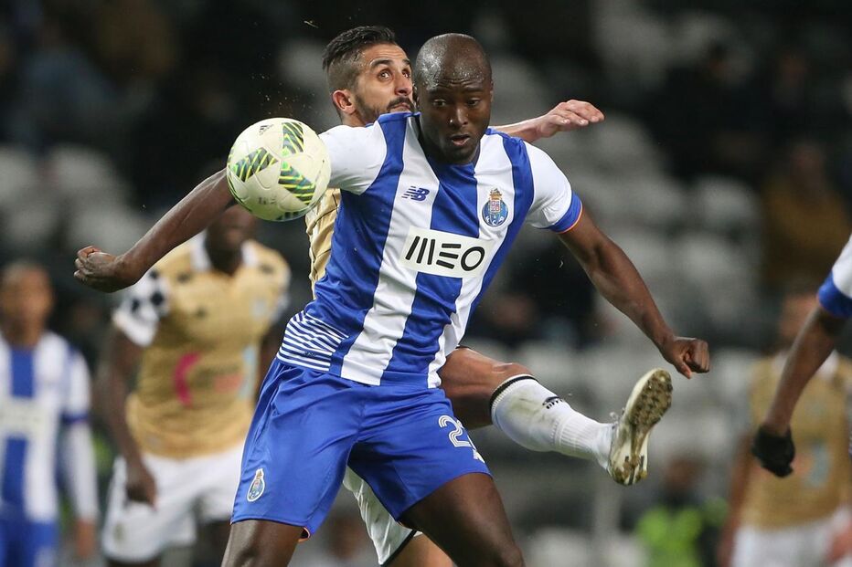 Danilo. Casillas, FC Porto, futebol, v. guimarães