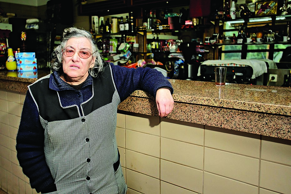 Arménia Rodrigues, pescoço, assalto, violência, Rio Meão, Santa Maria da Feira