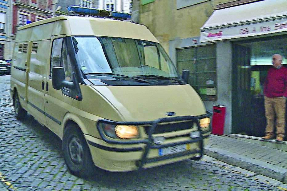 gang, penas, efetivas, arguidos, punições, cadeia, jovens, adolescentes, norte, tabaco, Poliana Ribeiro