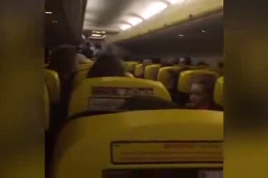 Ryanair, Glasgow, Dublin, Reino Unido, hospedeira