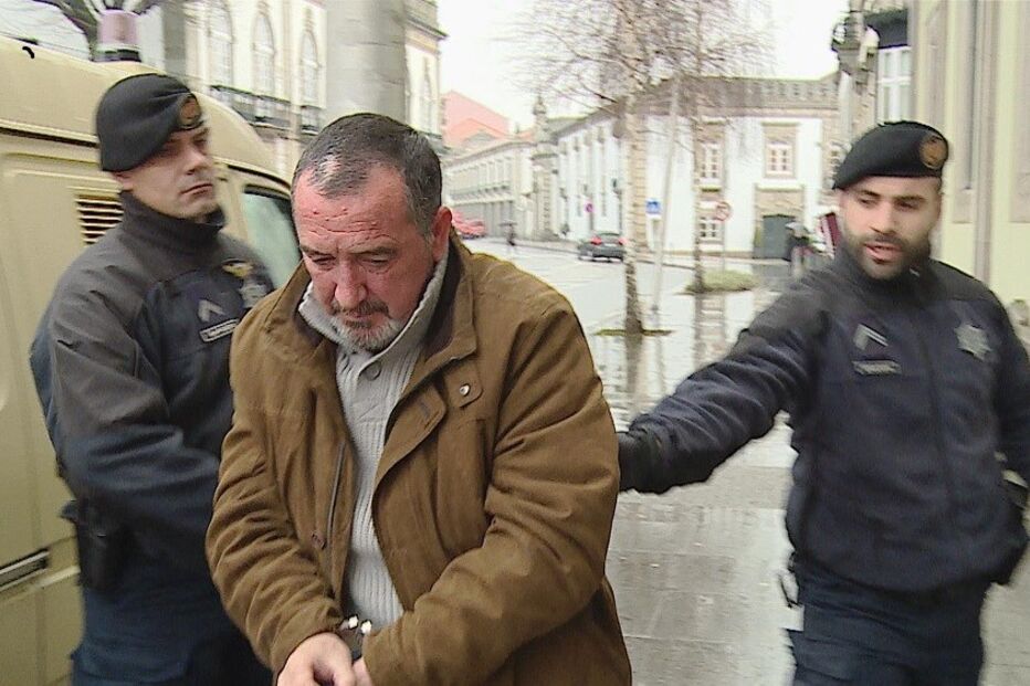 22-01-2016_00_16_49 4e5 assassino pede socras.jpg