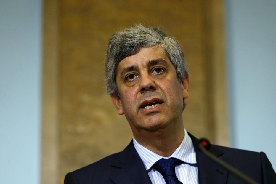 Governo sobe impostos