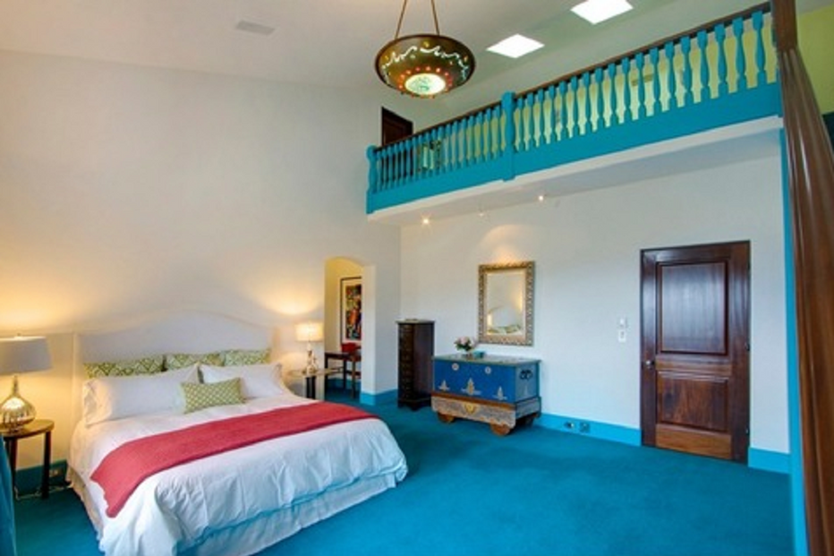 Robin Williams, Villa of Smiles