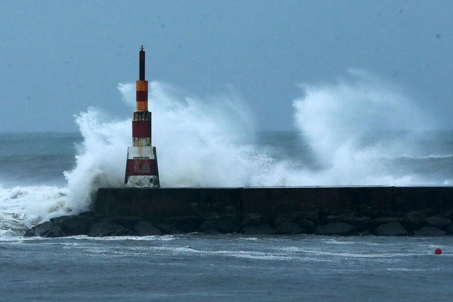 Faro, Aviso Amarelo, Instituto Português do Mar e da Atmosfera, IPMA, meteorologia, agitação marítima, previsão meteorológica