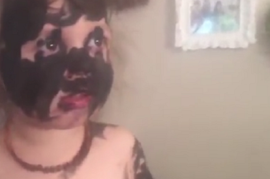 Elliot, Internet, maquilhagem, EUA