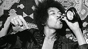 Jimi Hendrix adorava beber Mateus Rosé