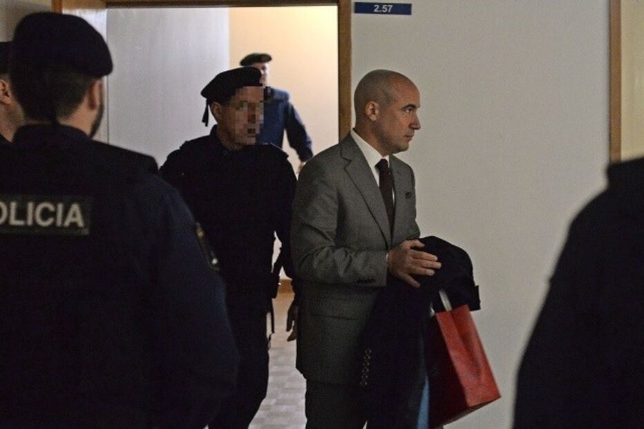 PJ, Tribunal do Seixal, João de Sousa, Paulo Martinho, Setúbal, Unidade de Informação Financeira