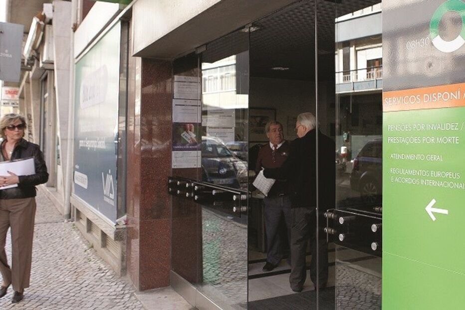 Governo, CGTP, Eugénio Rosa, Ministério da Segurança Social, Rendimento Social de Inserção, trabalho, salários, pensões, desempregados