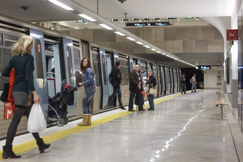 Metro, metropolitano, Lisboa, Reboleira, Transportes de Lisboa, Carris