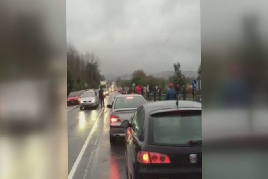 mau tempo, desaparecido, bicicleta, rio