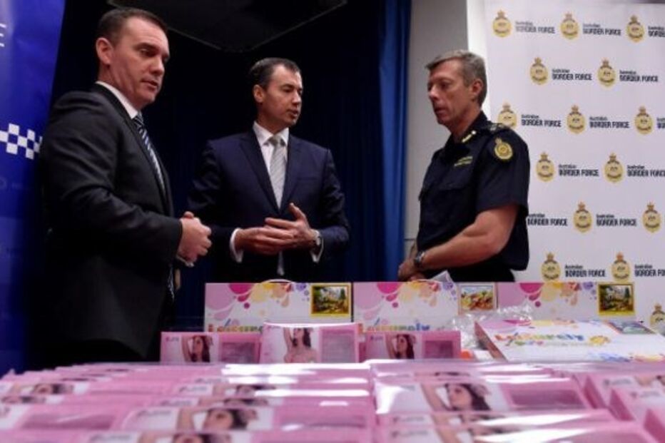 sutiãs, droga, tráfico, almofadas, Austrália