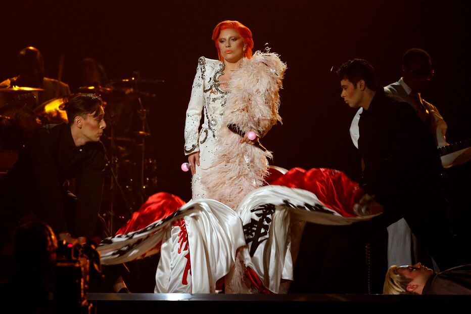 Lady Gaga, David Bowie, Grammy, música, Glenn Frey, Maurice White, B.B. King