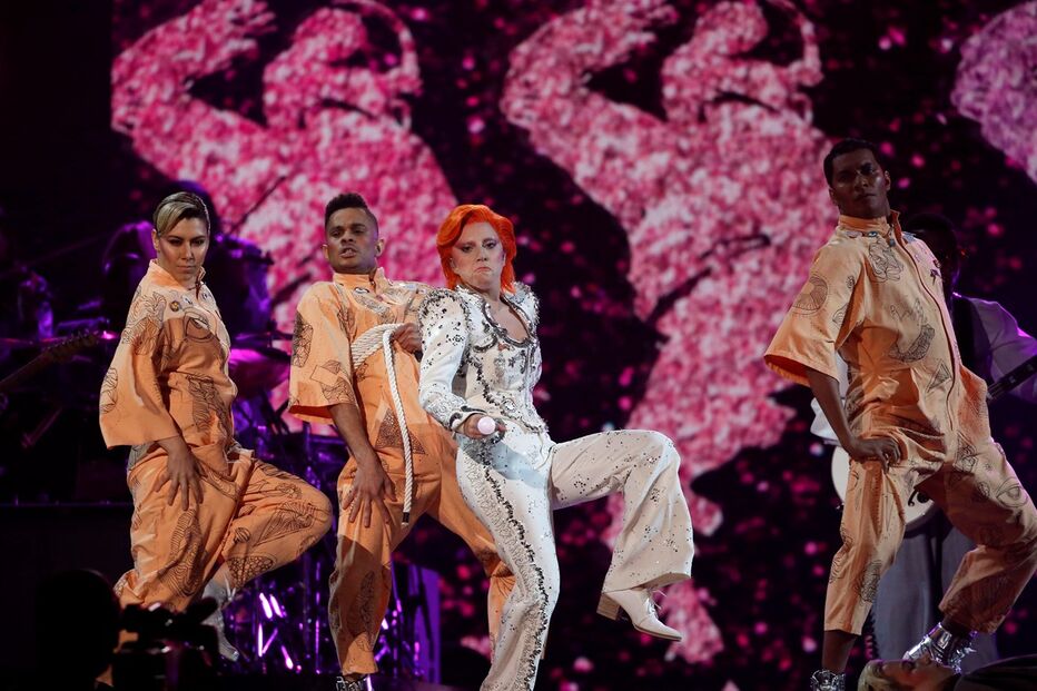 Lady Gaga, David Bowie, Grammy, música, Glenn Frey, Maurice White, B.B. King
