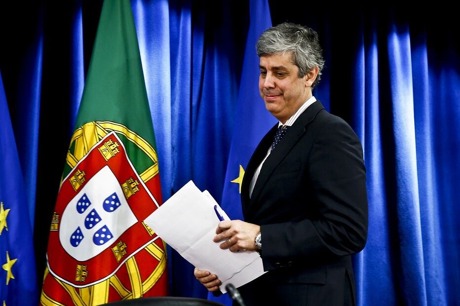 17-02-2016_22_25_21 23 finanças.jpg