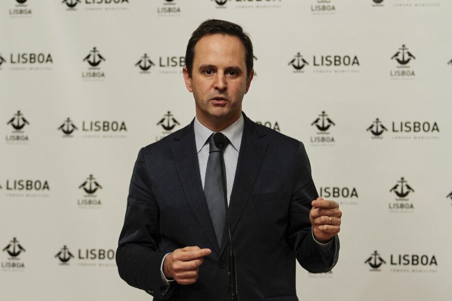 Fernando Medina, Porto, Lisboa, PS, economia, negócios e finanças, turismo, política