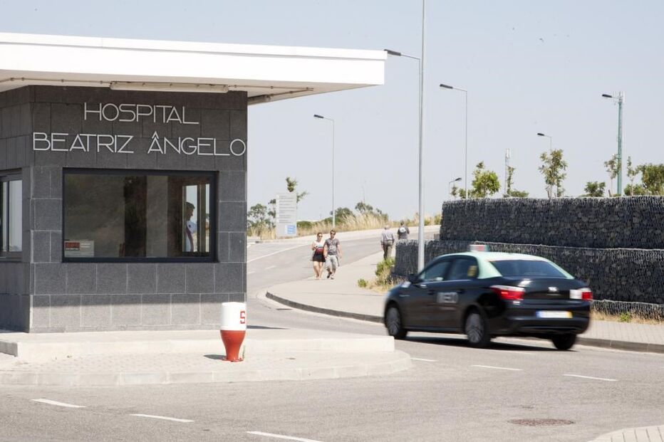 Vítor Duarte, rua de Olival Basto, Audi A5, Hospital Beatriz Ângelo, PSP, Odivelas, economia, negócios e finanças, transportes, agressão, queixa, violência