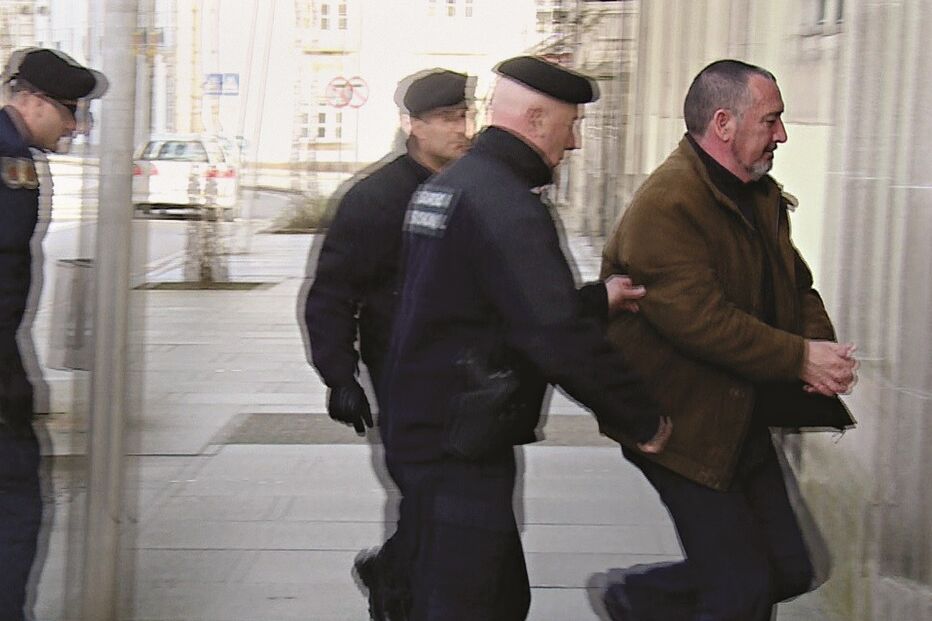 20-02-2016_03_07_28 10 assassino.jpg