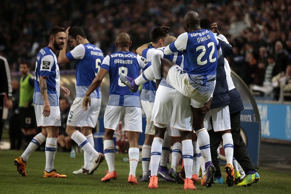 FC Porto, Iuri Medeiros, Fábio Espinho, Miguel Layún, Suk, Evando, José Peseiro, futebol