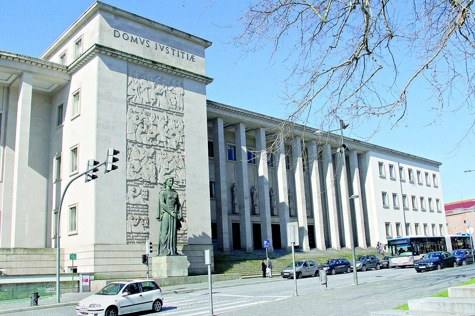 Procuradoria arrasa estado dos tribunais 