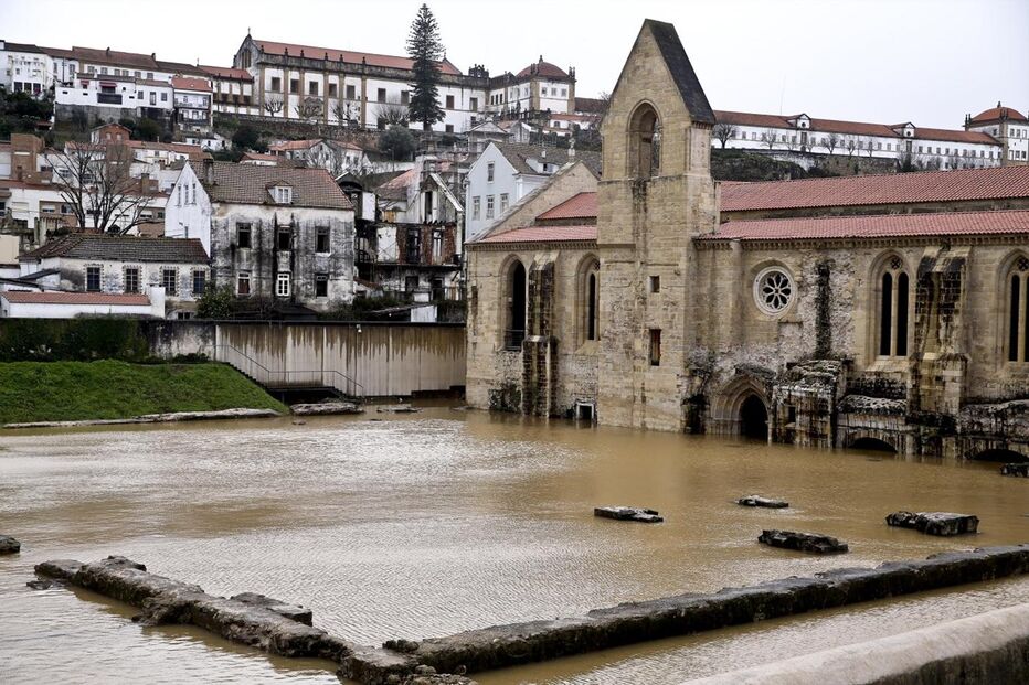 Câmara de Coimbra, Mondego, política, autoridades locais, Mosteiro de Santa Clara-a-Velha