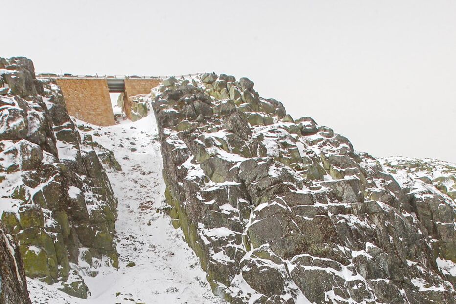fotorreportagem, Cântaro Magro, Serra da Estrela, torre, gelo, neve, adrenalina, aventura, alpinistas, bússola, piolet, machados