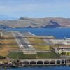 <![CDATA[ Passageiro invade pista do aeroporto da Madeira por estar atrasado para voo ]]>