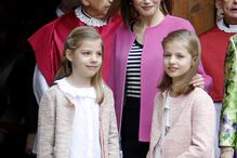 reis, rei, Felipe VI, Letizia, rainha, Leonor, Sofia, princesa, infanta, monarquia, realeza, Missa, Páscoa, meninas, crianças, casal, família, Espanha