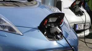 Aumento de carros elétricos fez baixar emissões de dióxido de carbono na União Europeia
