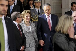 Cavaco Silva e Maria Cavaco Silva à saída da Assembleia