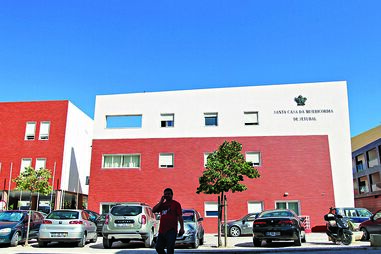 desvio, lar, clínica, mulher, enfermeiro, funcionário, idosos,  Centro de Apoio a Idosos Dependentes, Santa Casa da Misericórdia, Setúbal