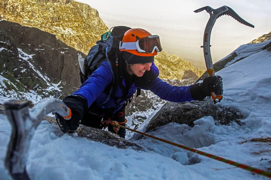 fotorreportagem, Cântaro Magro, Serra da Estrela, torre, gelo, neve, adrenalina, aventura, alpinistas, bússola, piolet, machados