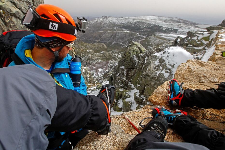 fotorreportagem, Cântaro Magro, Serra da Estrela, torre, gelo, neve, adrenalina, aventura, alpinistas, bússola, piolet, machados