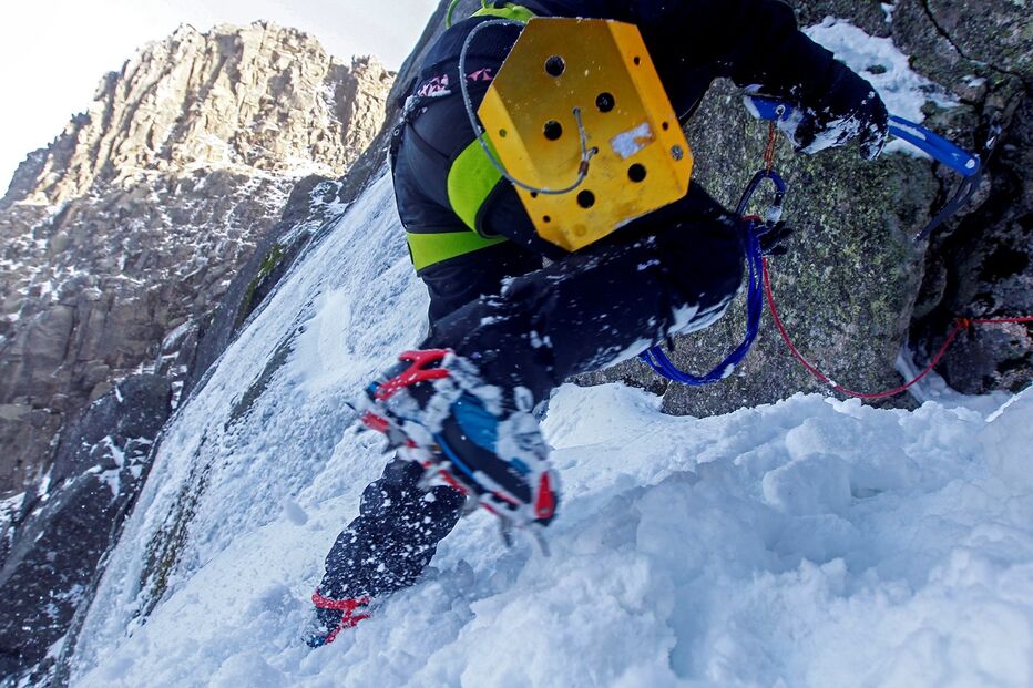 fotorreportagem, Cântaro Magro, Serra da Estrela, torre, gelo, neve, adrenalina, aventura, alpinistas, bússola, piolet, machados