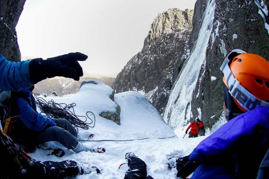fotorreportagem, Cântaro Magro, Serra da Estrela, torre, gelo, neve, adrenalina, aventura, alpinistas, bússola, piolet, machados