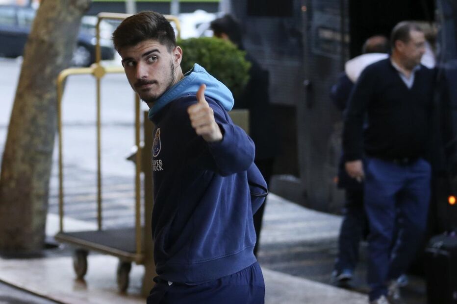 José Mourinho, Rúben Neves, Manchester United, FC Porto, Louis Van Gaal, Old Trafford