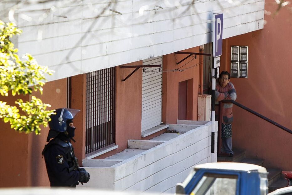 Almada, mega operação, polícia, autoridades, viaturas