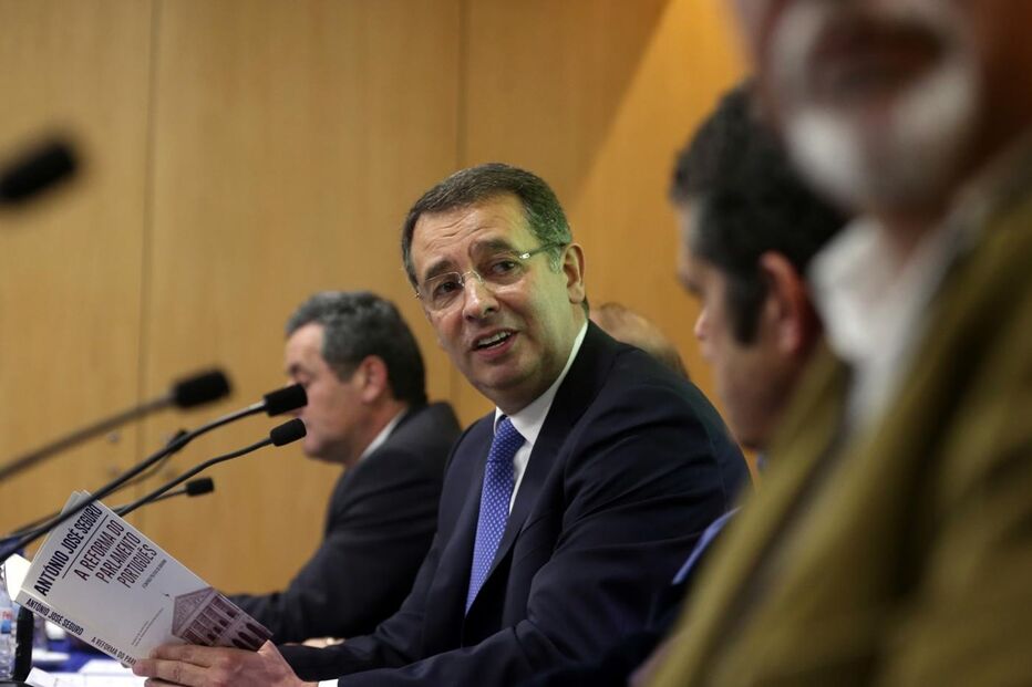 António José Seguro, Universidade Autónoma de Lisboa, livro, Francisco Assis, Marcelo Rebelo de Sousa, política, partidos e movimentos