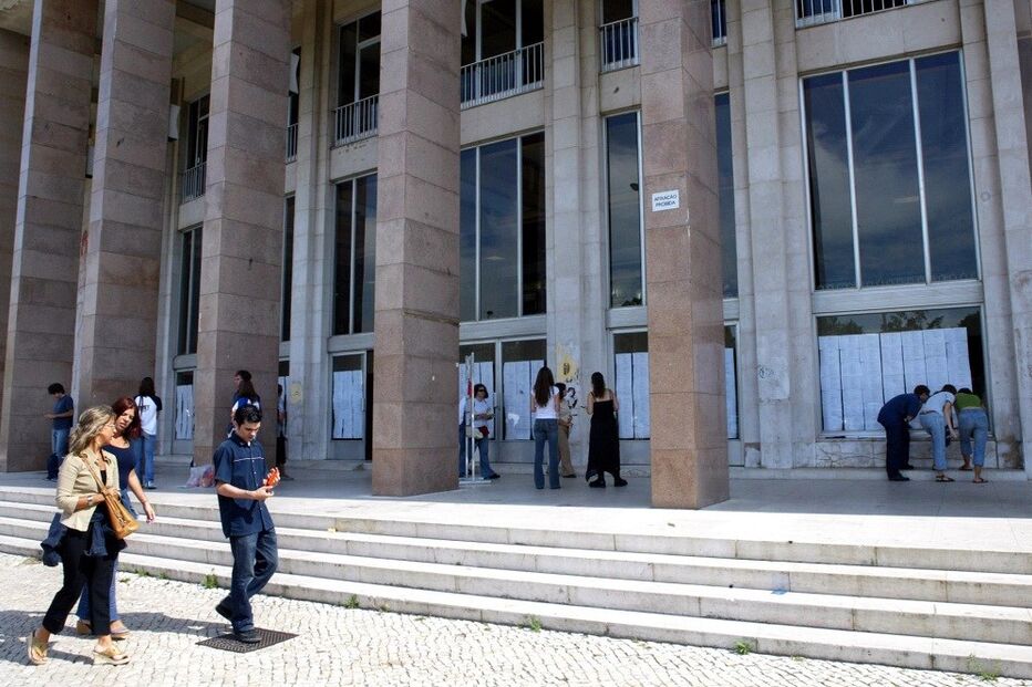 auditoria, externa, anúncio, contrato público, análise, contabilidade, Universidade de Lisboa