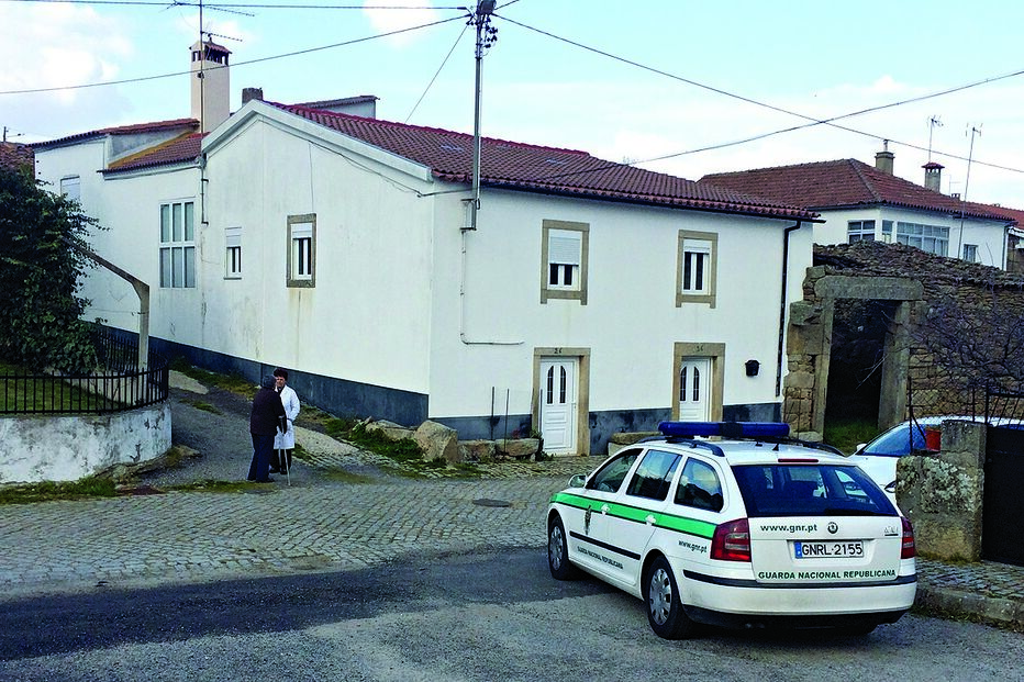 idosas, terror, casa, irmãs, assalto, pânico, encapuzados, dinheiro, ladrões, senhora do monte, Miranda do Douro, Duas Igrejas