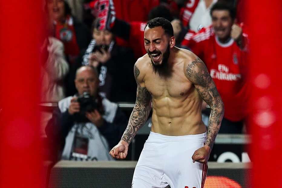 17-03-2016_01_34_10 32 mitroglou.jpg