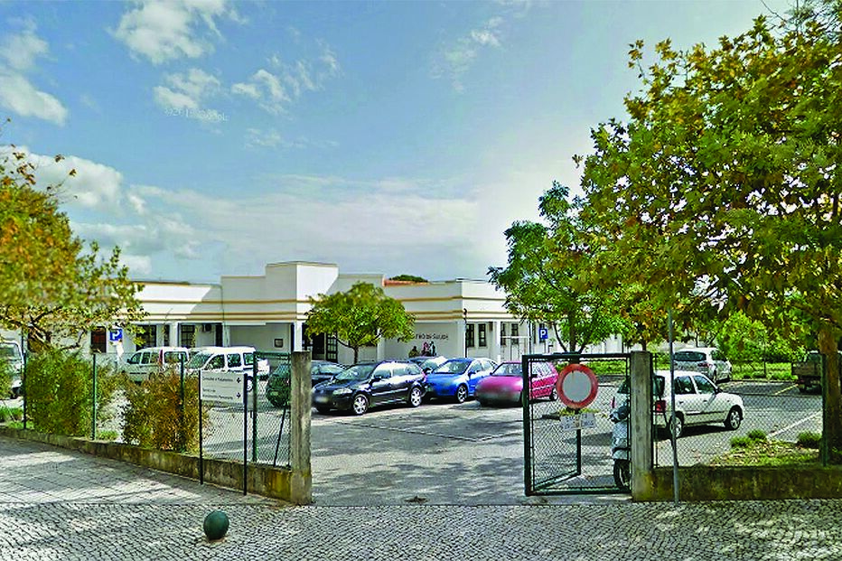 Condutor em fuga por matar peão 