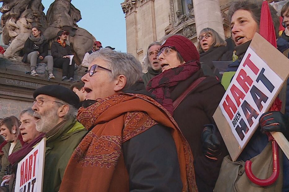 25-03-2016_20_17_17 Still0325_00002.jpg