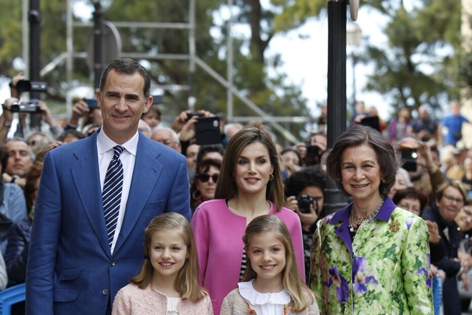 Felipe VI, Letizia, rainha emérita Sofía, princesa Leonor e infanta Sofía