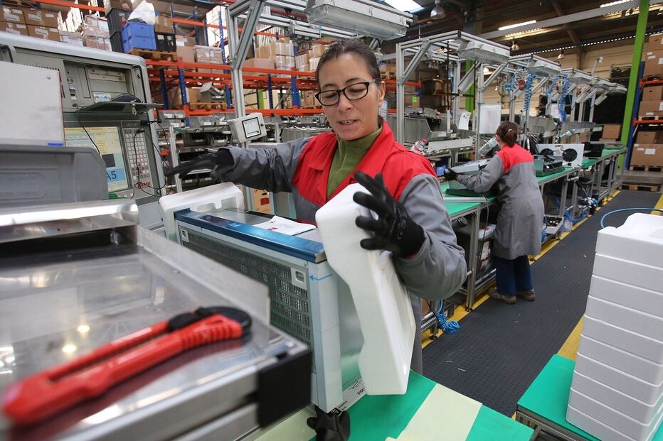 28-03-2016_00_55_28 8e9 salários.jpg