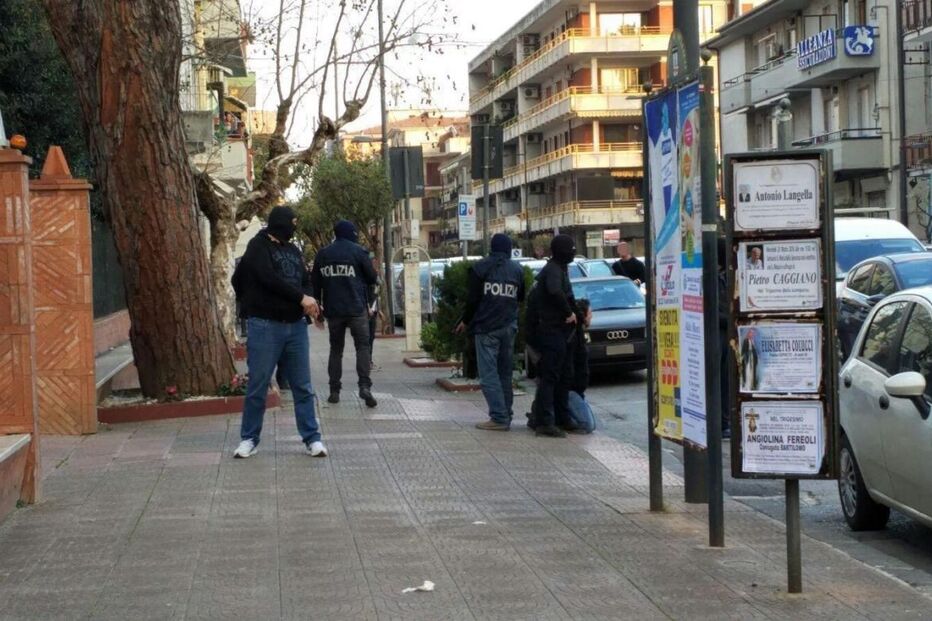 Itália, Ministério Público de Bruxelas, Bélgica, crime, lei e justiça