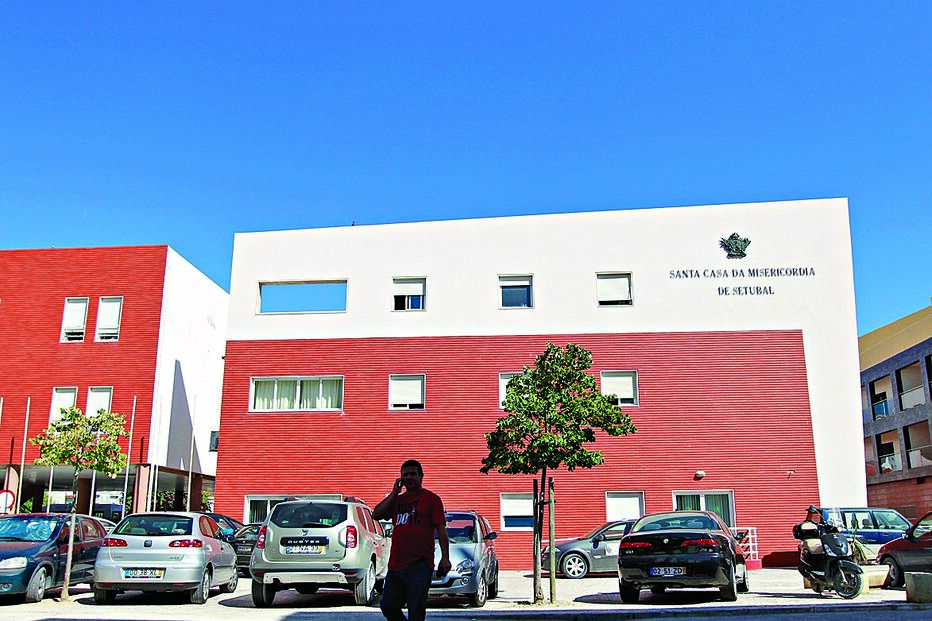 desvio, lar, clínica, mulher, enfermeiro, funcionário, idosos,  Centro de Apoio a Idosos Dependentes, Santa Casa da Misericórdia, Setúbal